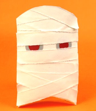 Mummy Halloween party favors